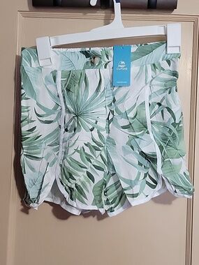NWT Cupshe Tropical Notched Hem Straight Leg Shorts- S